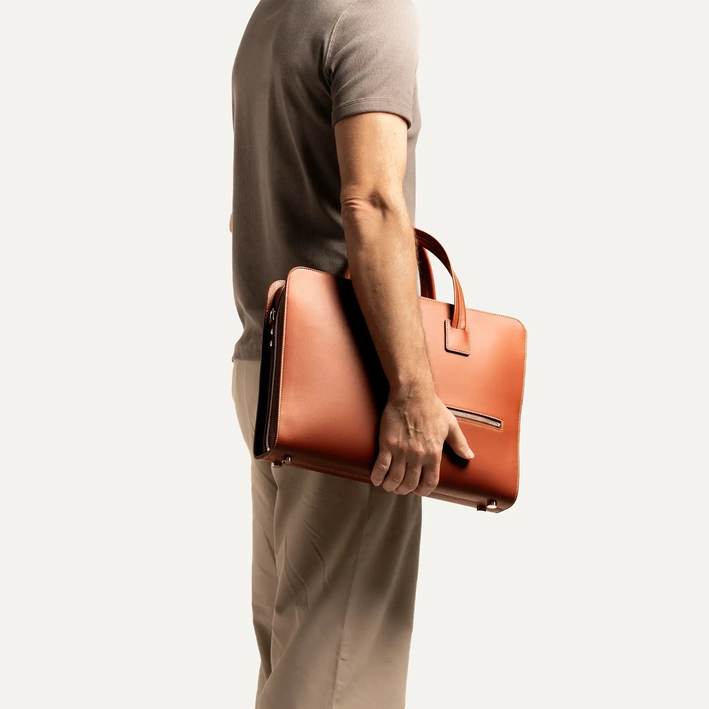 Cartable Pro / Ordinateur Compact en cuir lisse et grainé - COGNAC