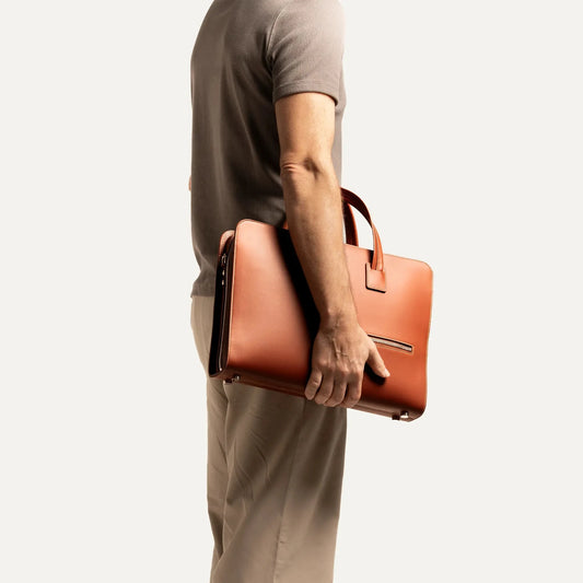 Cartable Pro / Ordinateur Compact en cuir lisse et grainé - COGNAC