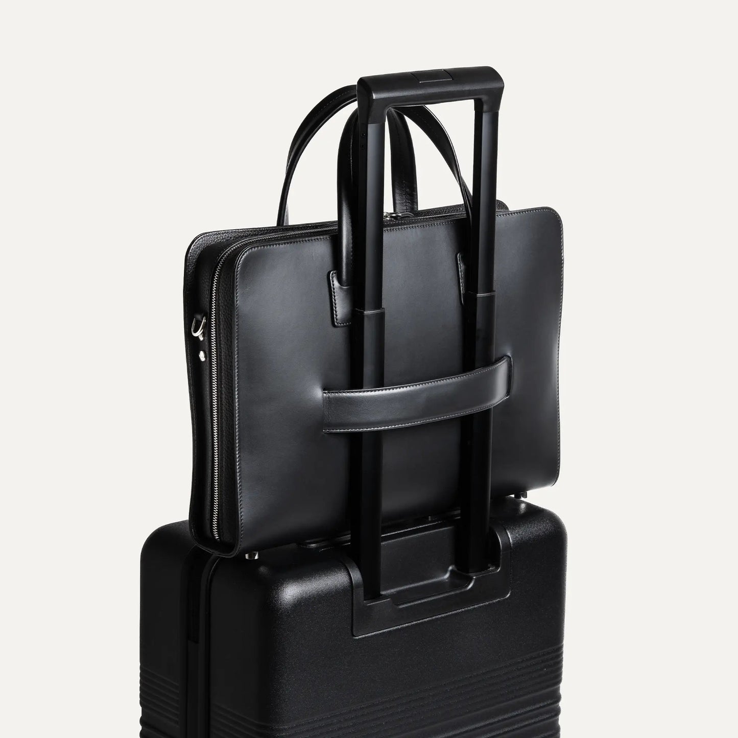 Cartable Pro / Ordinateur Compact en cuir lisse et grainé - NOIR