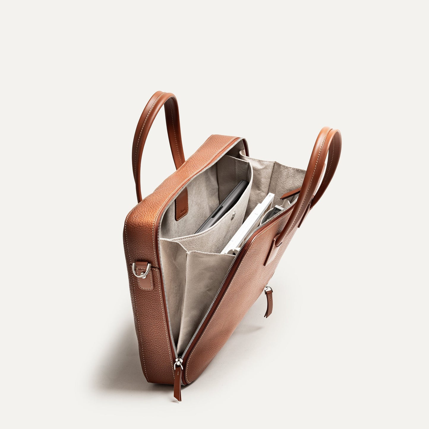 Cartable Pro / Ordinateur medium en cuir grainé - COGNAC