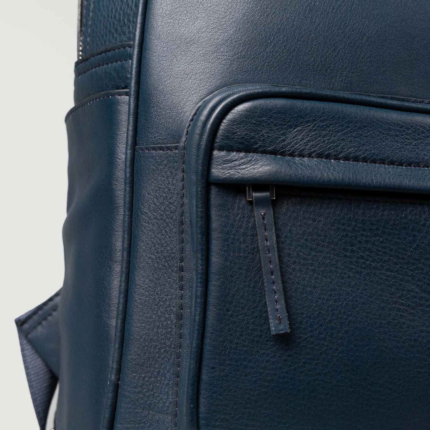 Sac à dos en cuir bleu marine - Backpack